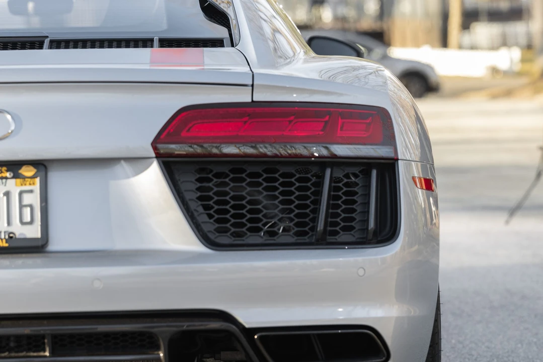 2018 Audi 4S R8 - Image 13 of 31
