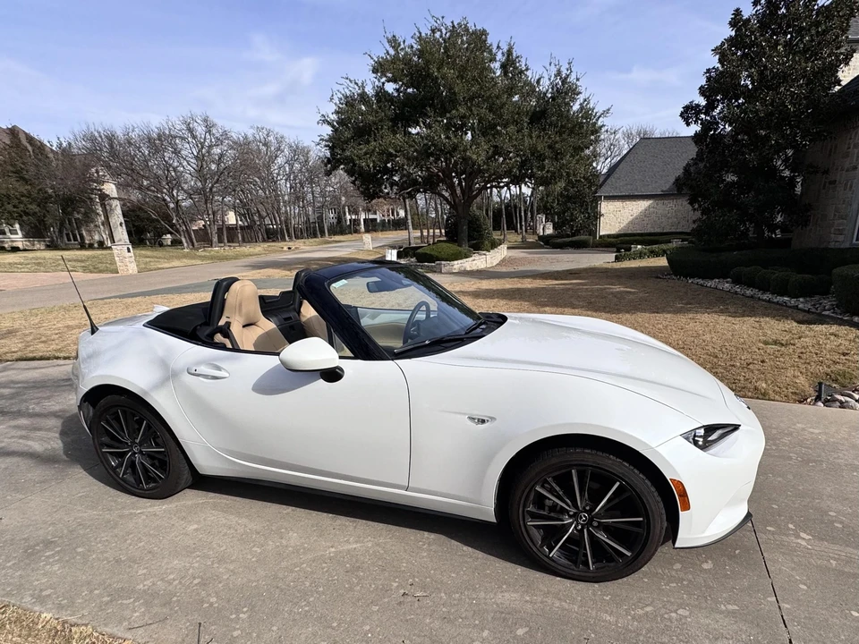 2024 Mazda ND MX-5 Miata - Image 9 of 31