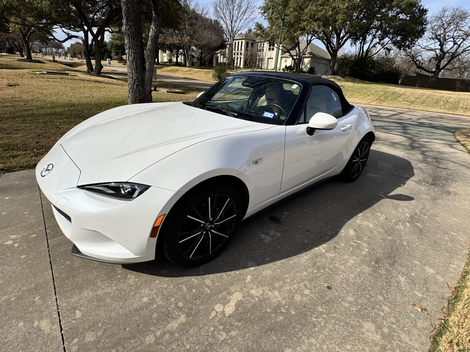 2024 Mazda ND MX-5 Miata - Image 21 of 31