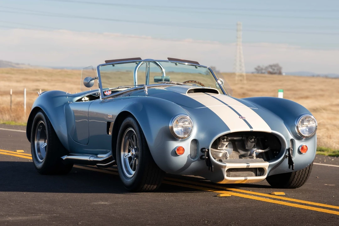 Shelby Cobra Replica - Image 9 of 31