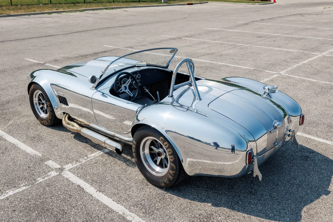 Shelby Cobra Replica - Image 9 of 31