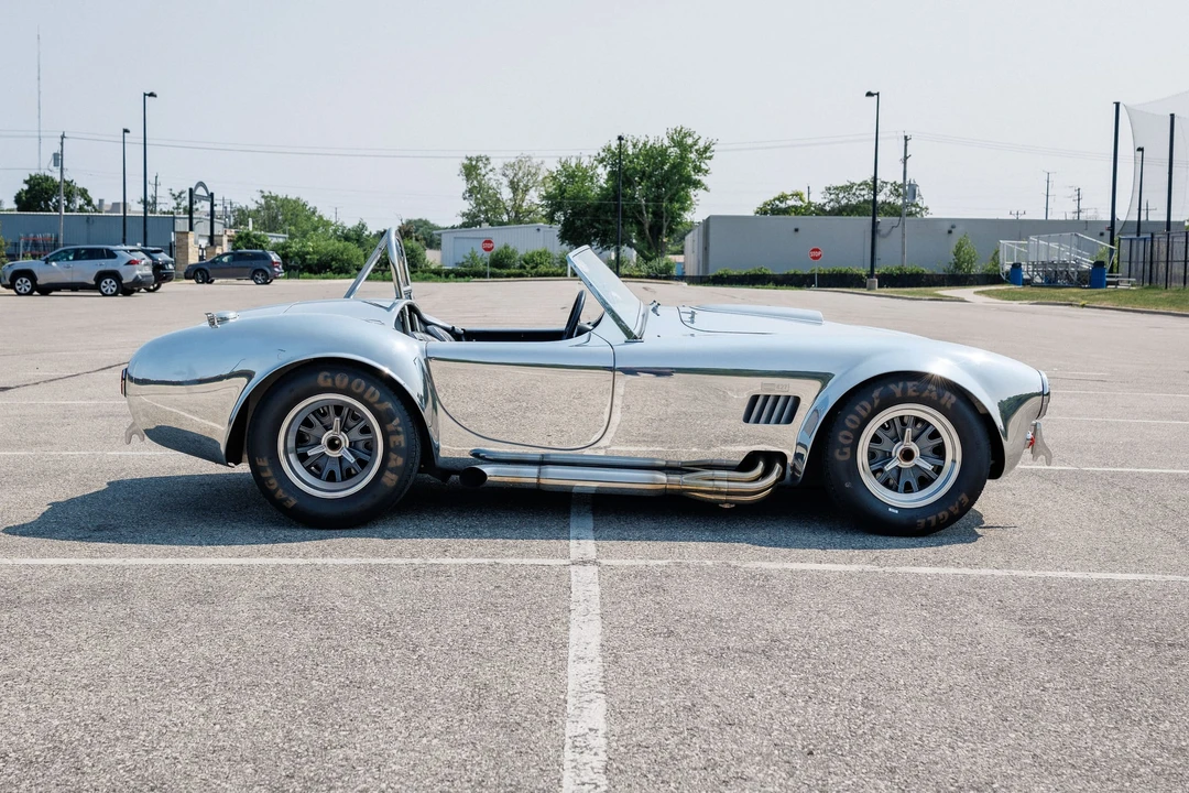 Shelby Cobra Replica - Image 15 of 31