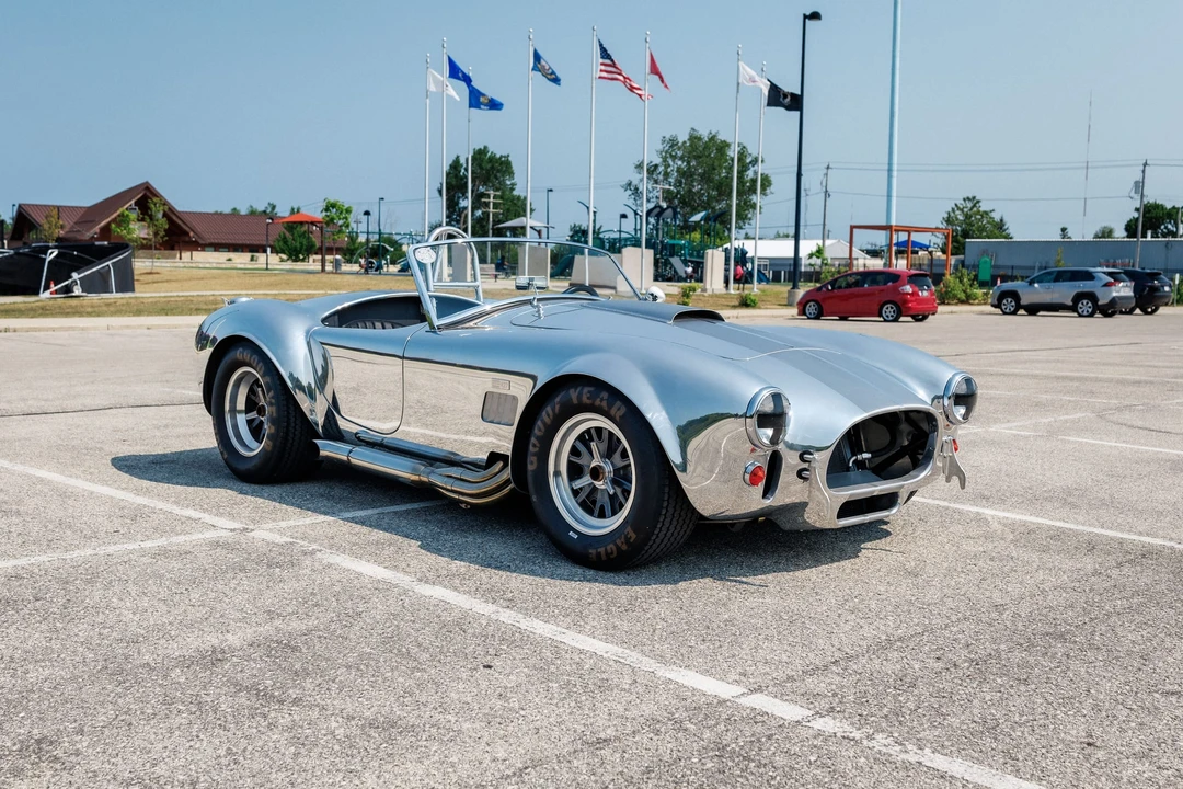 Shelby Cobra Replica - Image 17 of 31