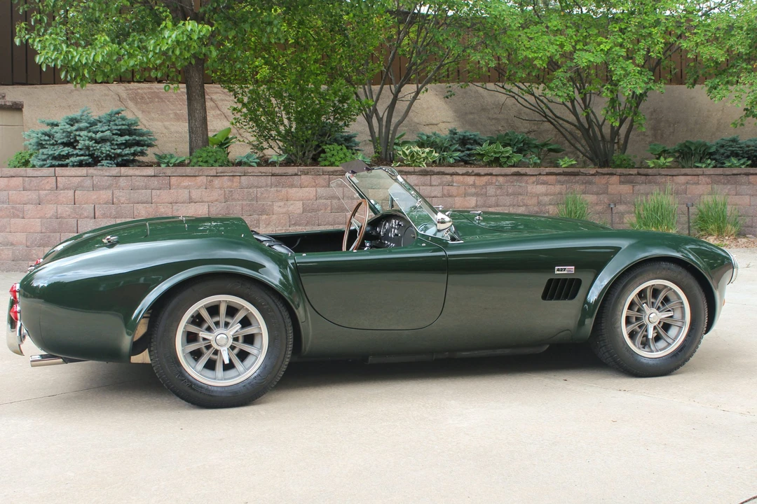 Shelby Cobra Replica - Image 8 of 31