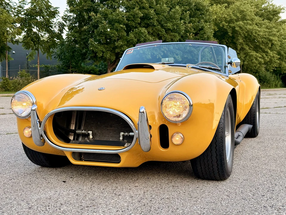 Shelby Cobra Replica - Image 9 of 31