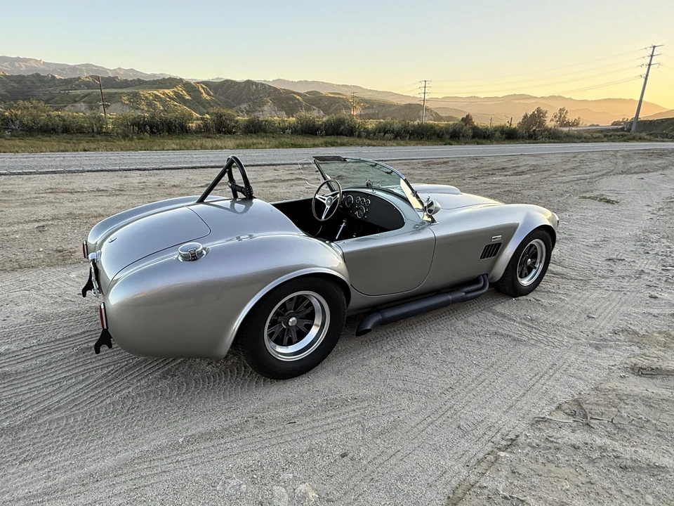 Shelby Cobra Replica - Image 23 of 31
