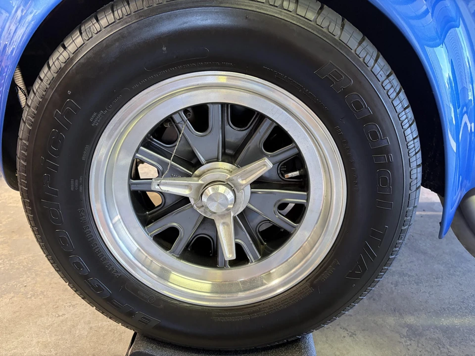 Shelby Cobra Replica - Image 27 of 31