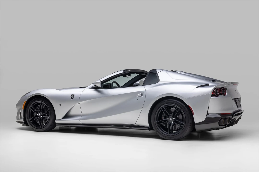2021 Ferrari 812 GTS - Image 17 of 31