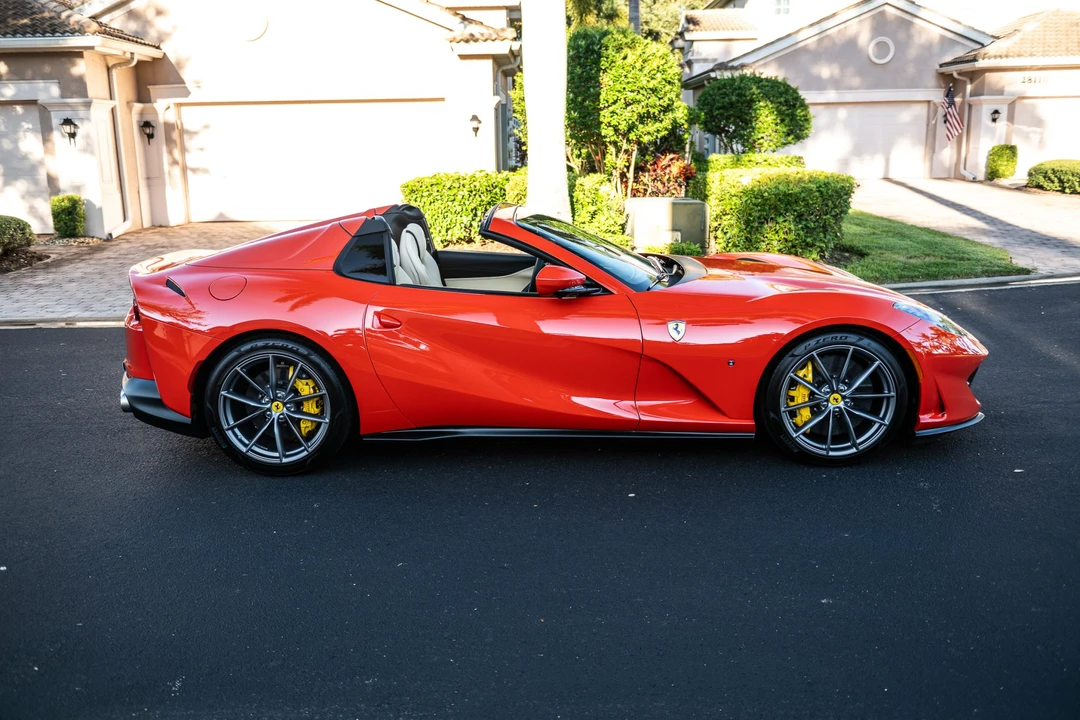 2022 Ferrari 812 GTS - Image 13 of 31