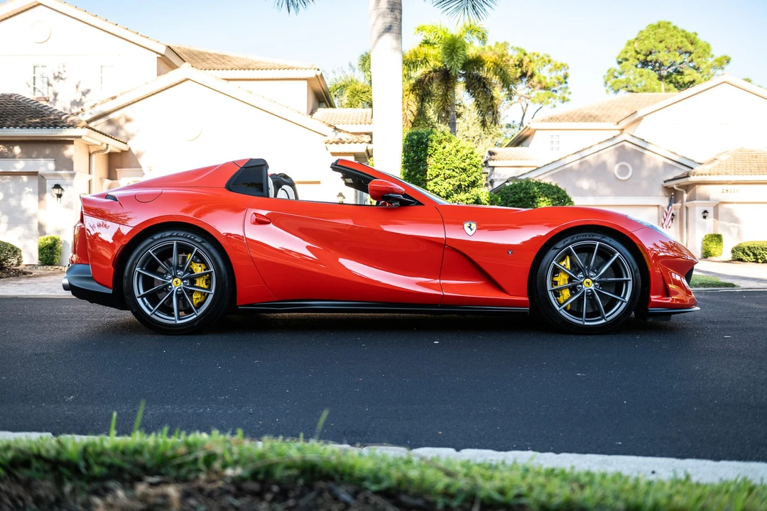 2022 Ferrari 812 GTS - Image 14 of 31