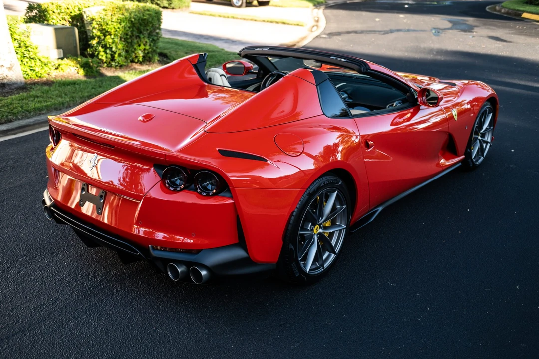 2022 Ferrari 812 GTS - Image 15 of 31