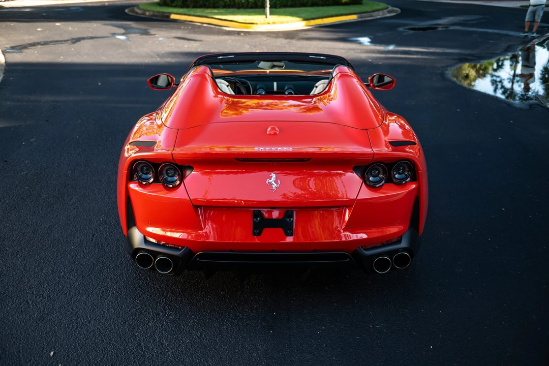 2022 Ferrari 812 GTS - Image 19 of 31