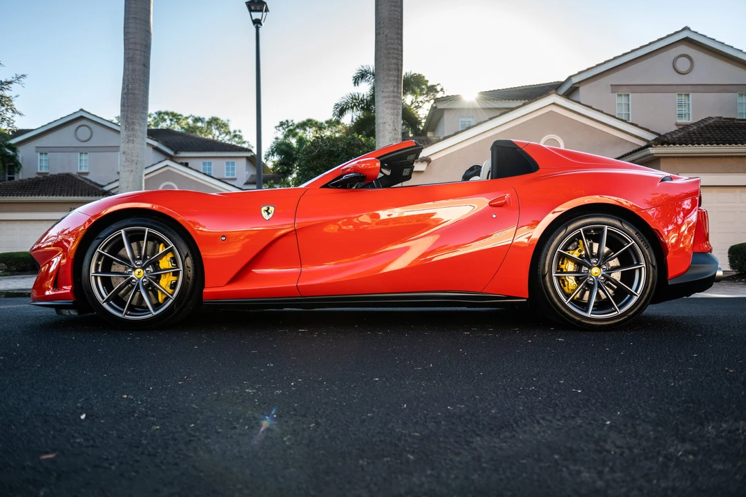 2022 Ferrari 812 GTS - Image 27 of 31
