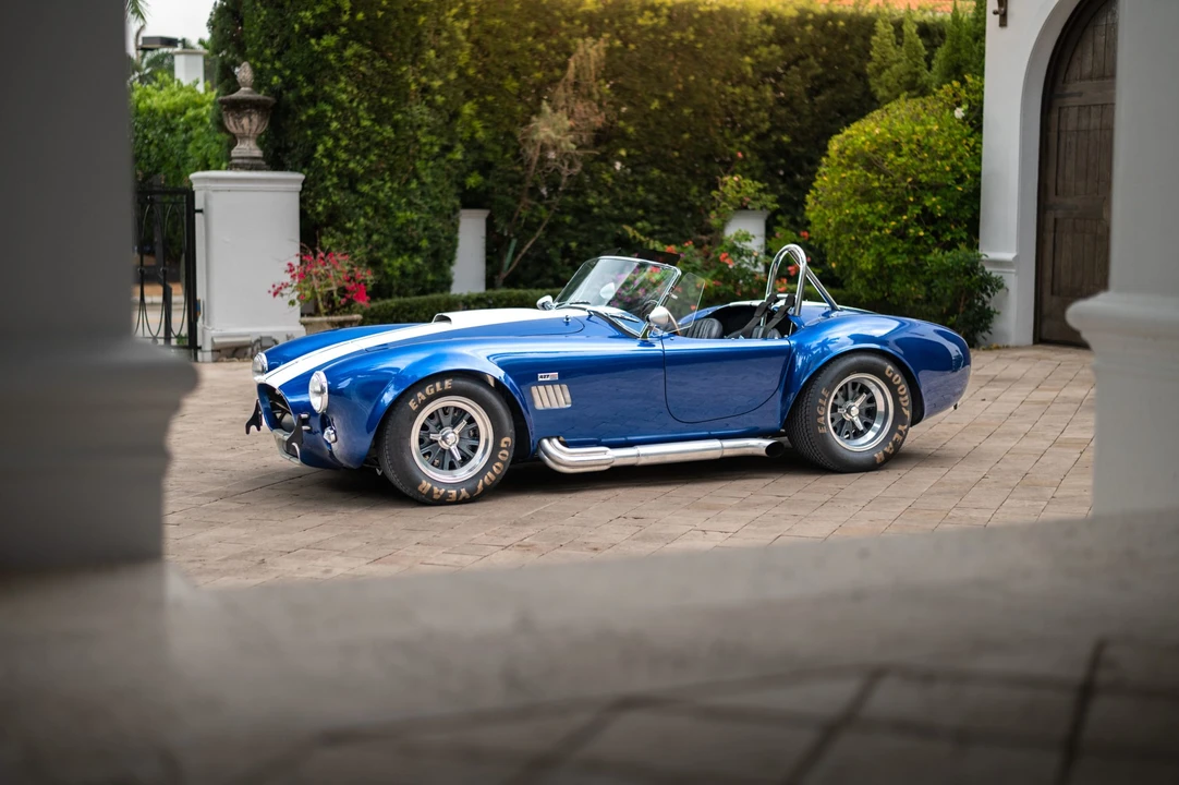 Shelby Cobra Replica - Image 9 of 31