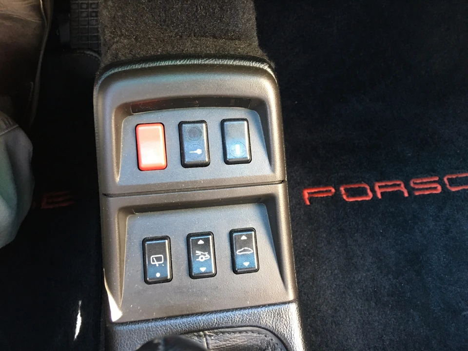 1995 Porsche 993 Carrera - Image 25 of 31
