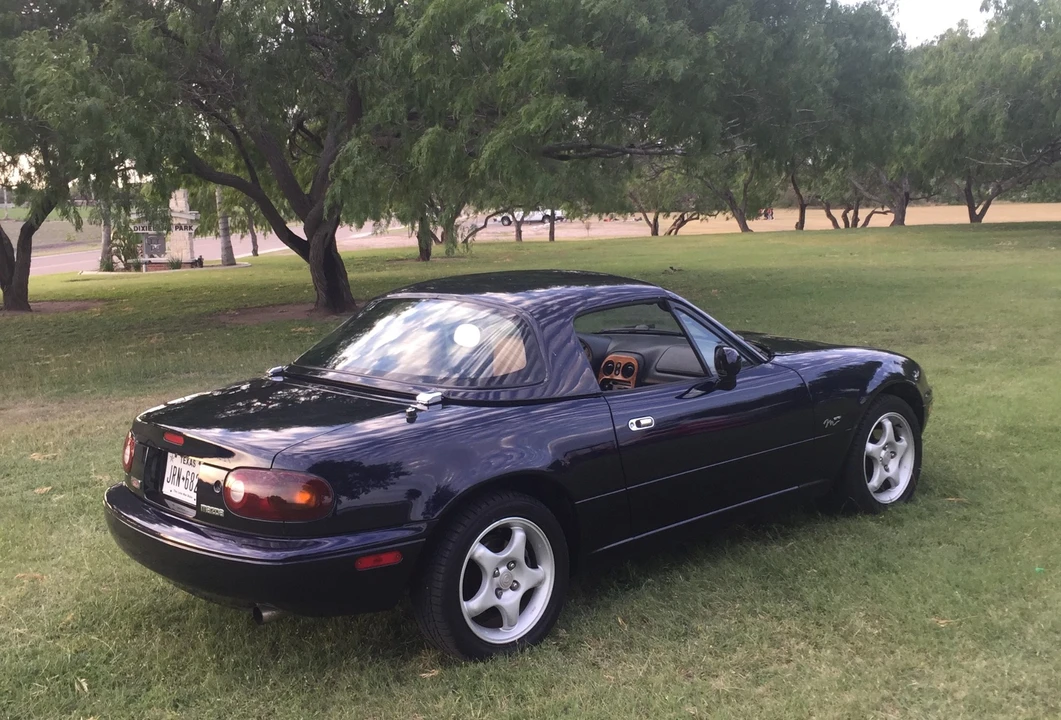 1996 Mazda NA MX-5 Miata - Image 6 of 31