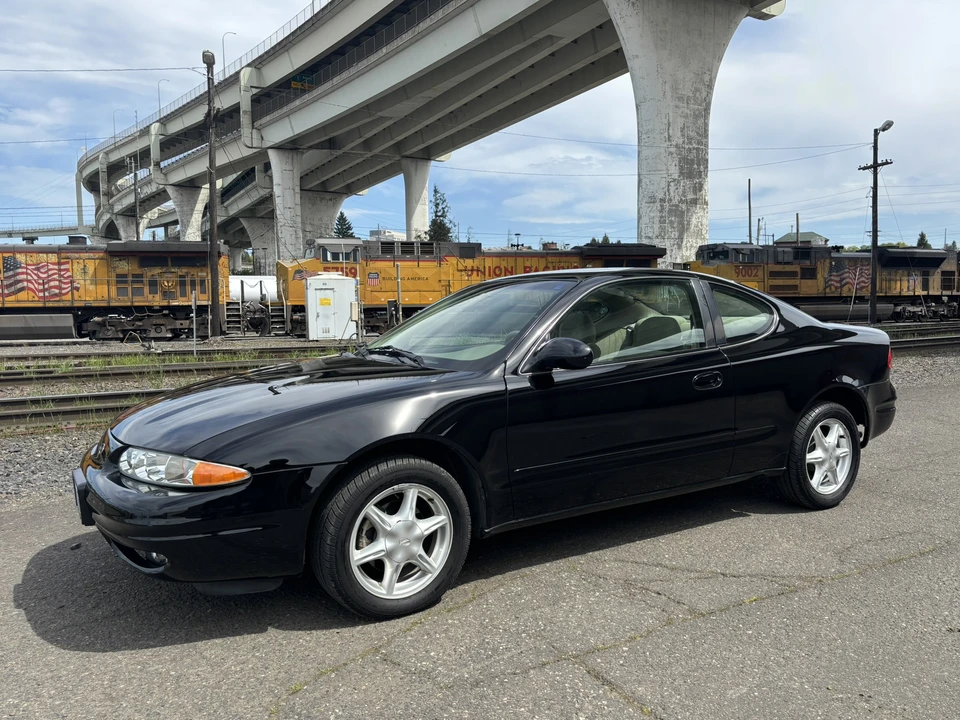 1999 Oldsmobile Alero - Image 2 of 31