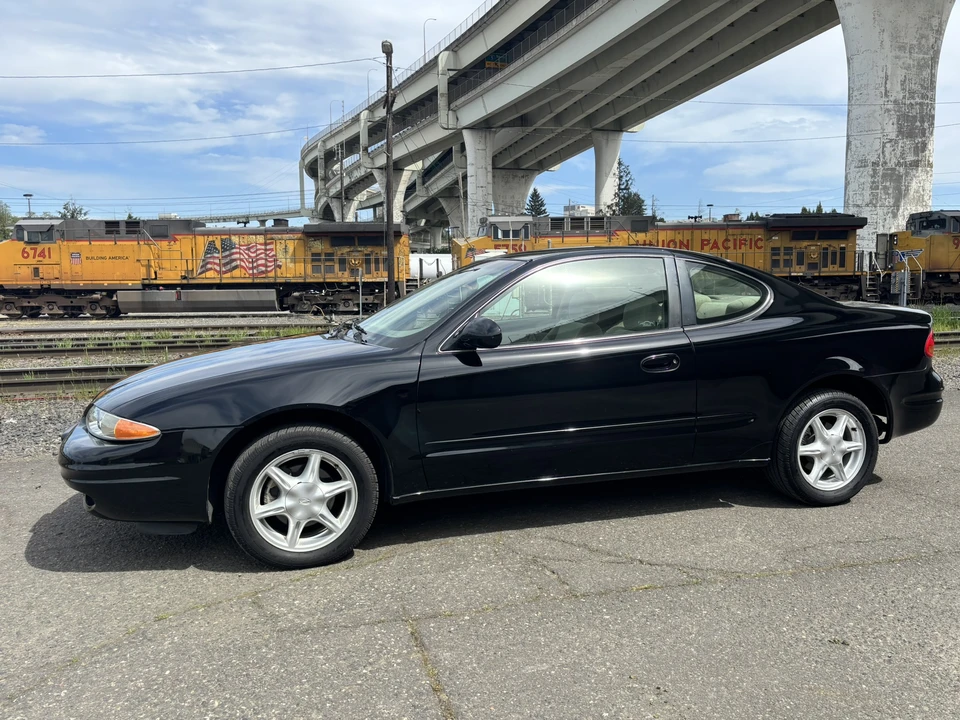 1999 Oldsmobile Alero - Image 4 of 31