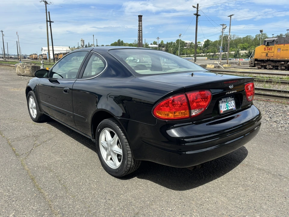 1999 Oldsmobile Alero - Image 9 of 31