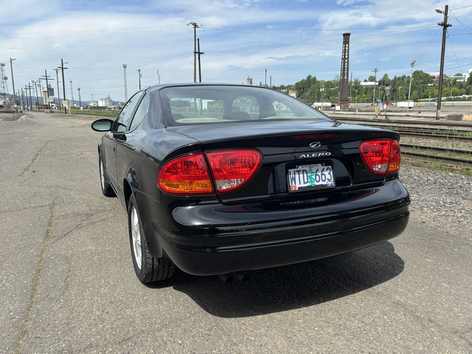1999 Oldsmobile Alero - Image 10 of 31