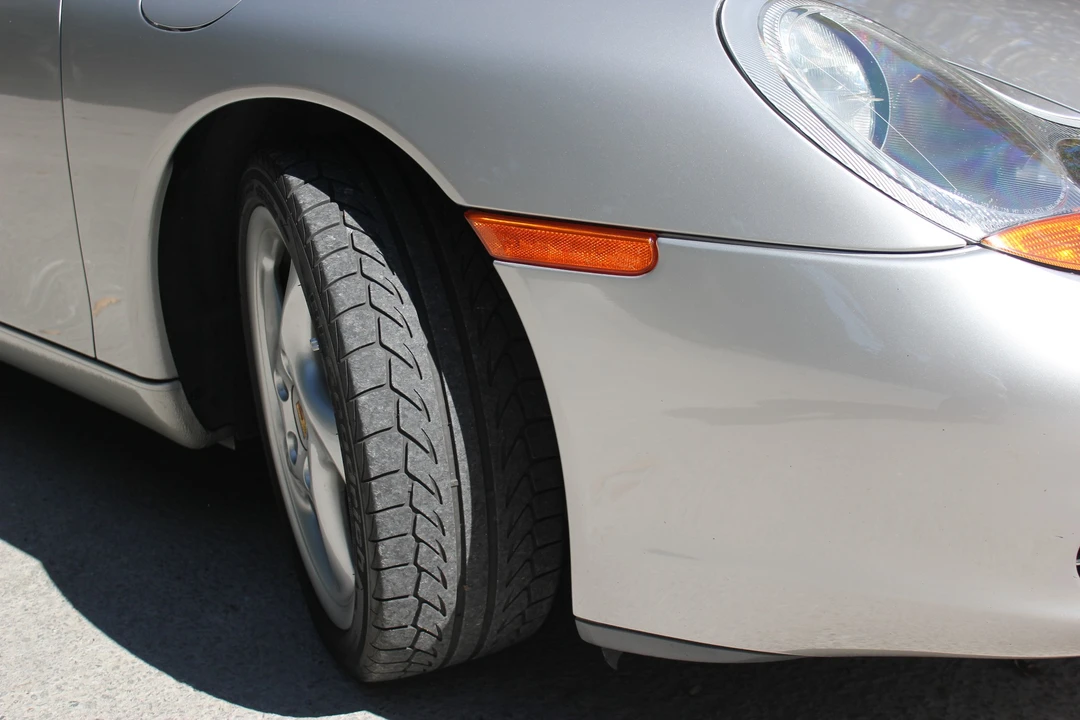 2001 Porsche 986 Boxster - Image 24 of 31