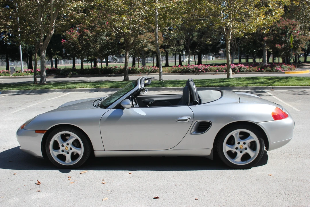 2001 Porsche 986 Boxster - Image 12 of 31