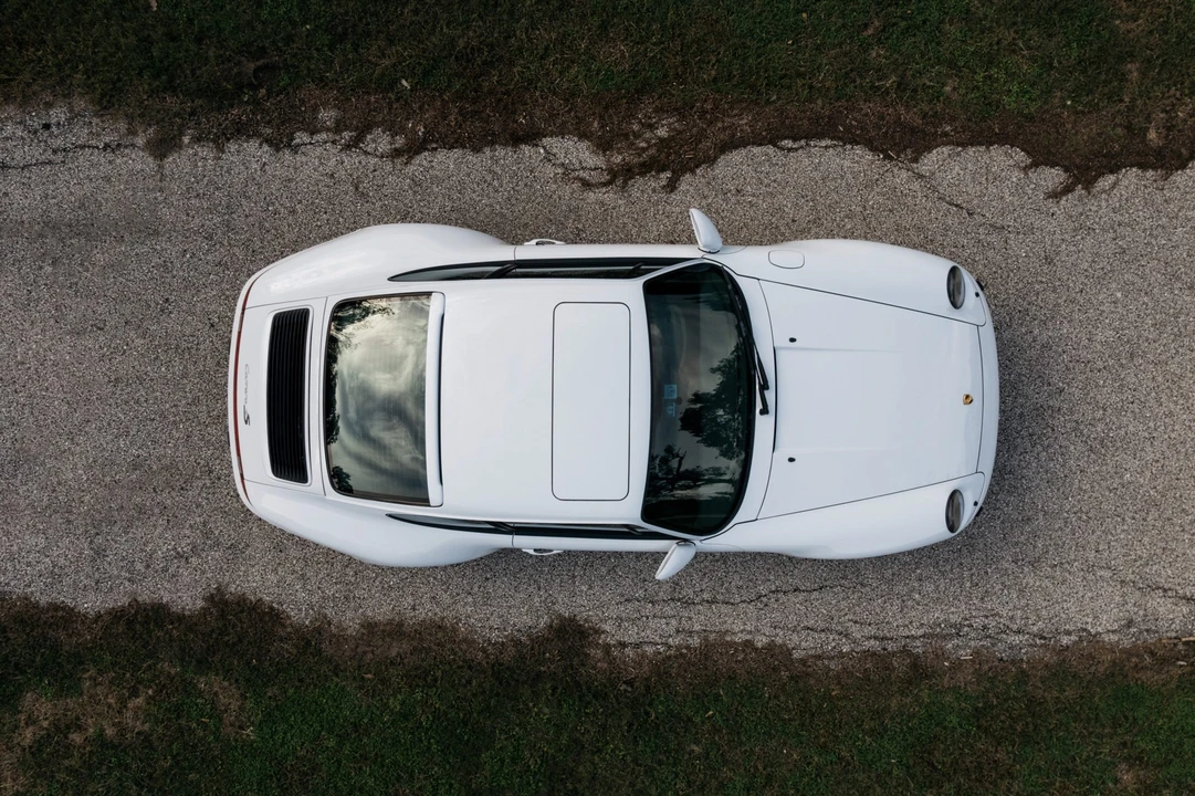 1998 Porsche 993 Carrera 4S - Image 25 of 31