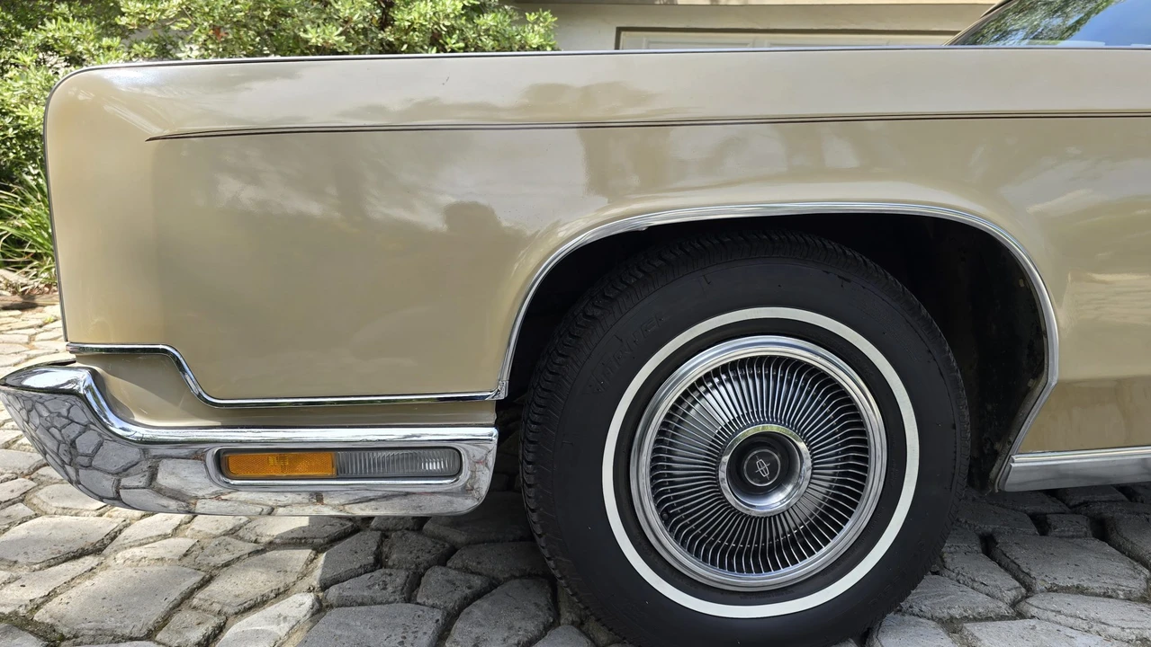 1973 Lincoln Continental 5th Gen - Image 26 of 31