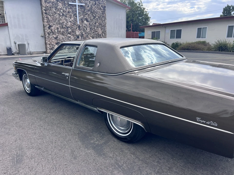 1976 Cadillac DeVille 4th Gen - Image 17 of 31