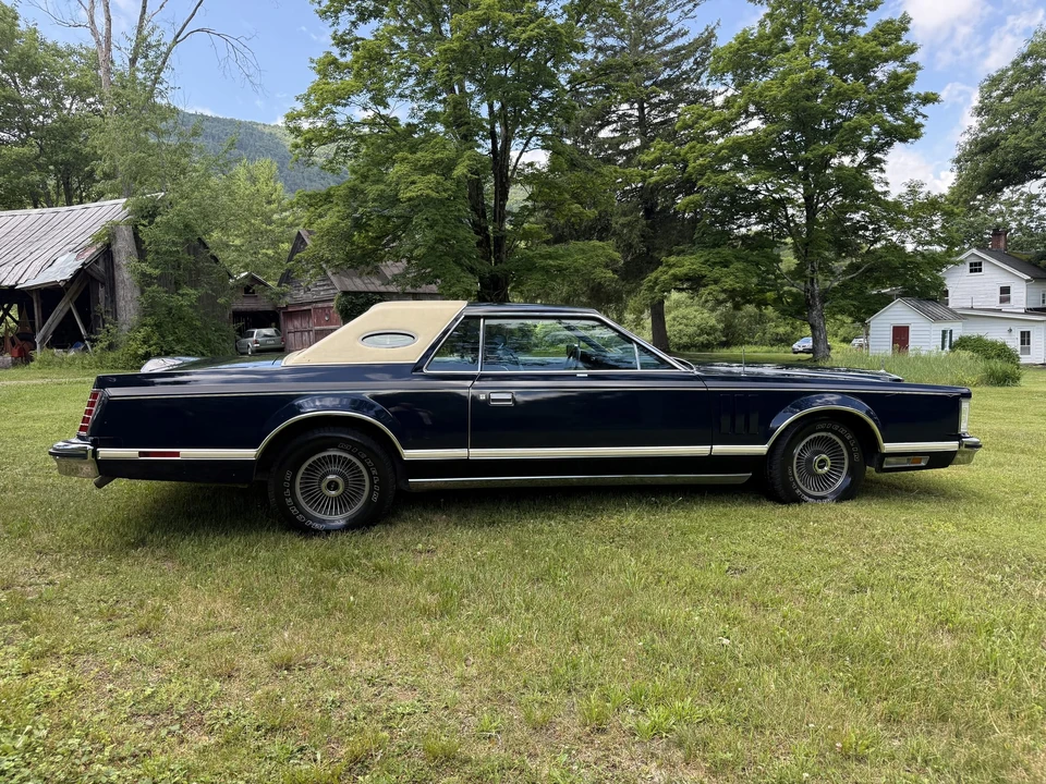 1977 Lincoln Continental Mark V - Image 30 of 31