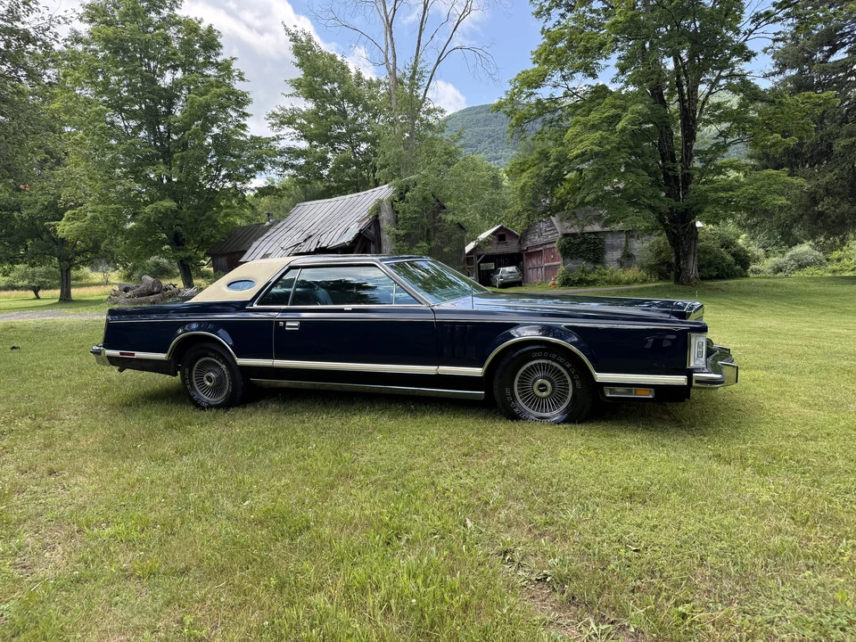 1977 Lincoln Continental Mark V - Image 2 of 31