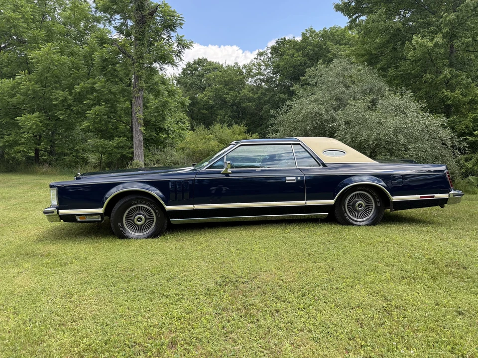 1977 Lincoln Continental Mark V - Image 15 of 31
