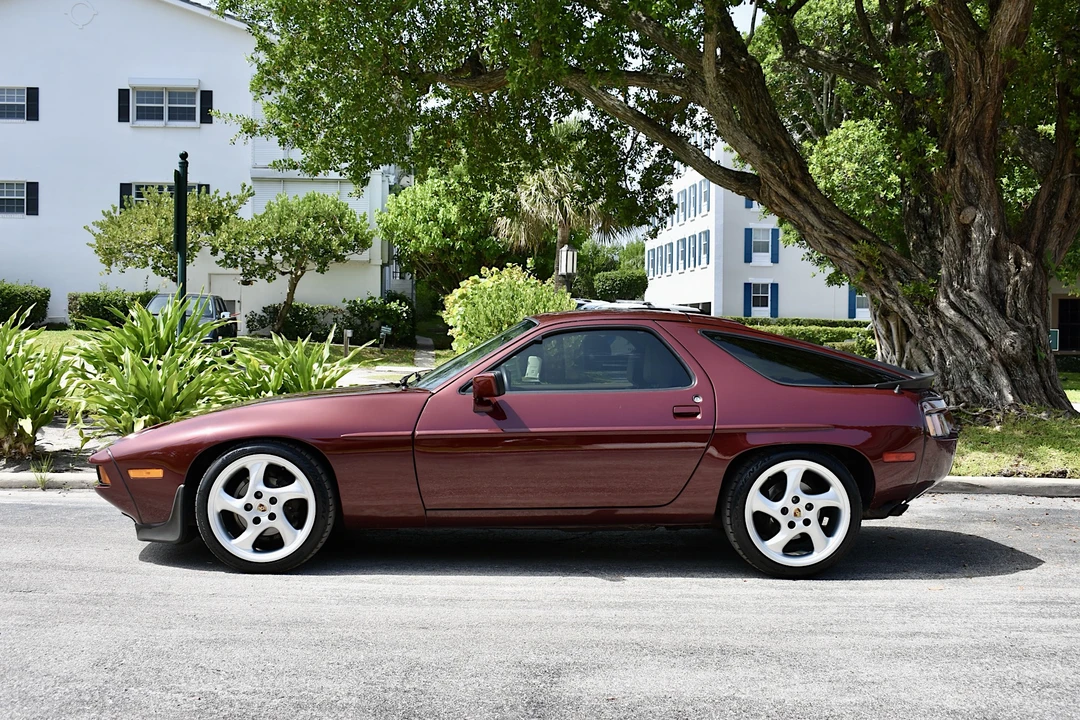 1984 Porsche 928 S - Image 7 of 31