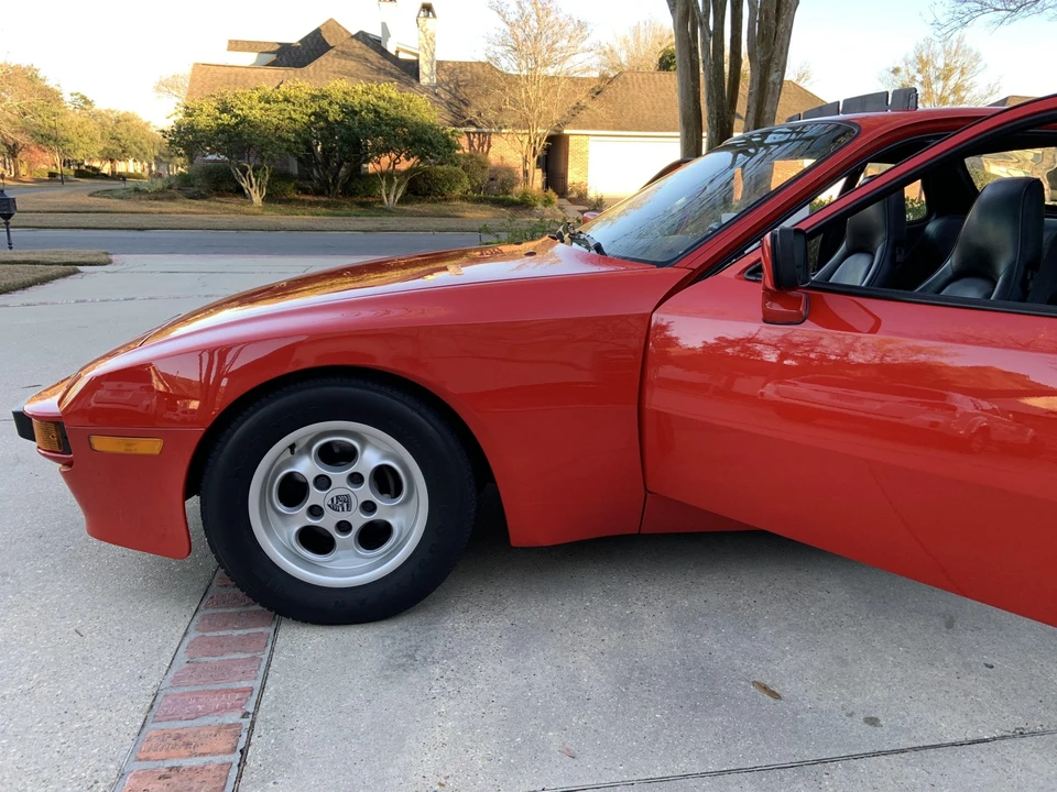 1985 Porsche 944 - Image 24 of 31