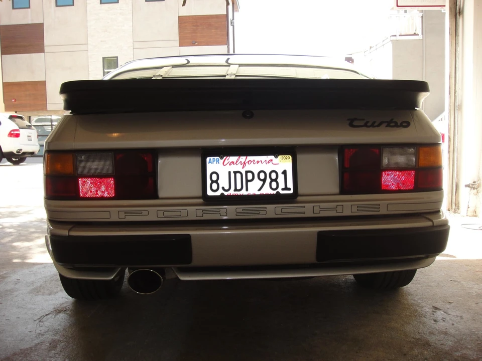 1986 Porsche 944 Turbo - Image 15 of 31