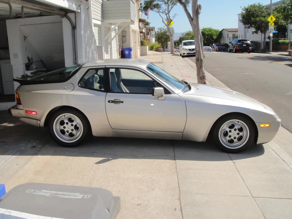 1986 Porsche 944 Turbo - Image 17 of 31