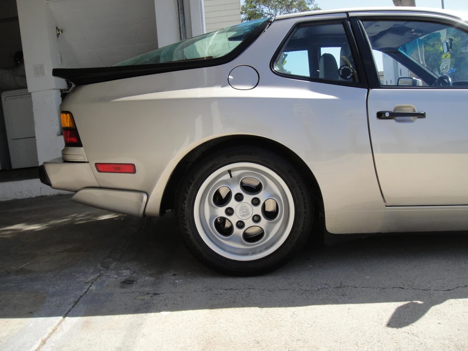 1986 Porsche 944 Turbo - Image 16 of 31