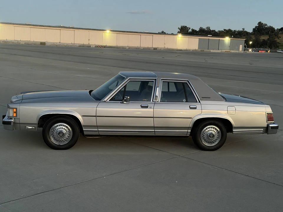 1987 Mercury Grand Marquis - Image 24 of 31