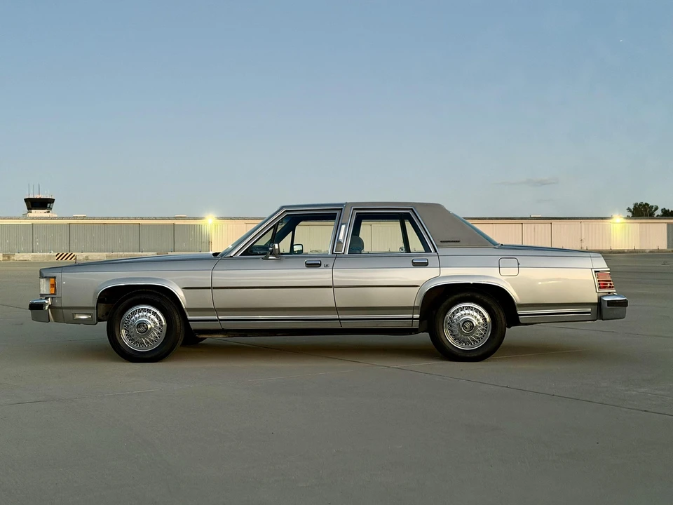 1987 Mercury Grand Marquis - Image 26 of 31