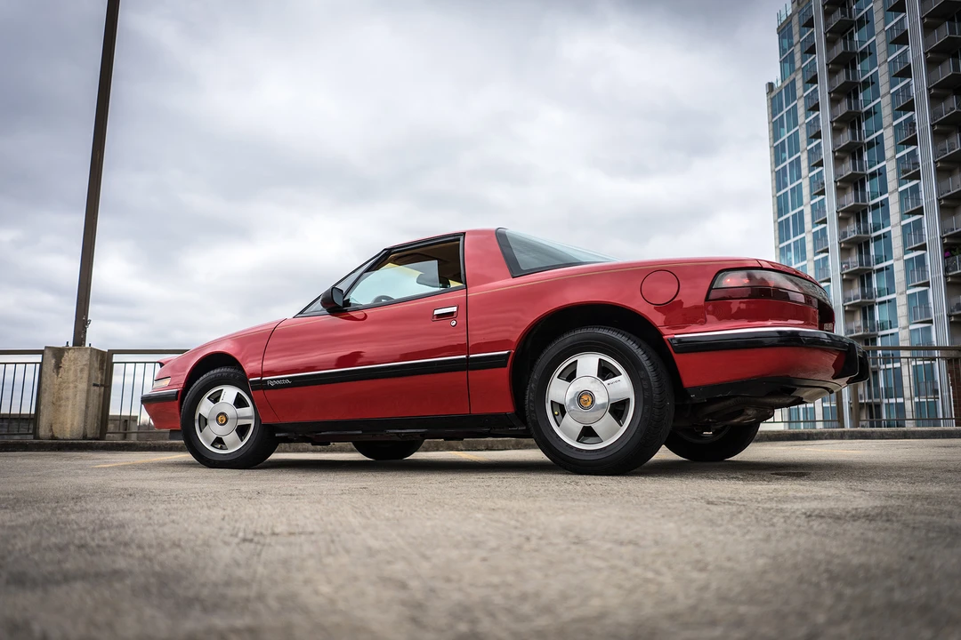 1989 Buick Reatta - Image 7 of 31