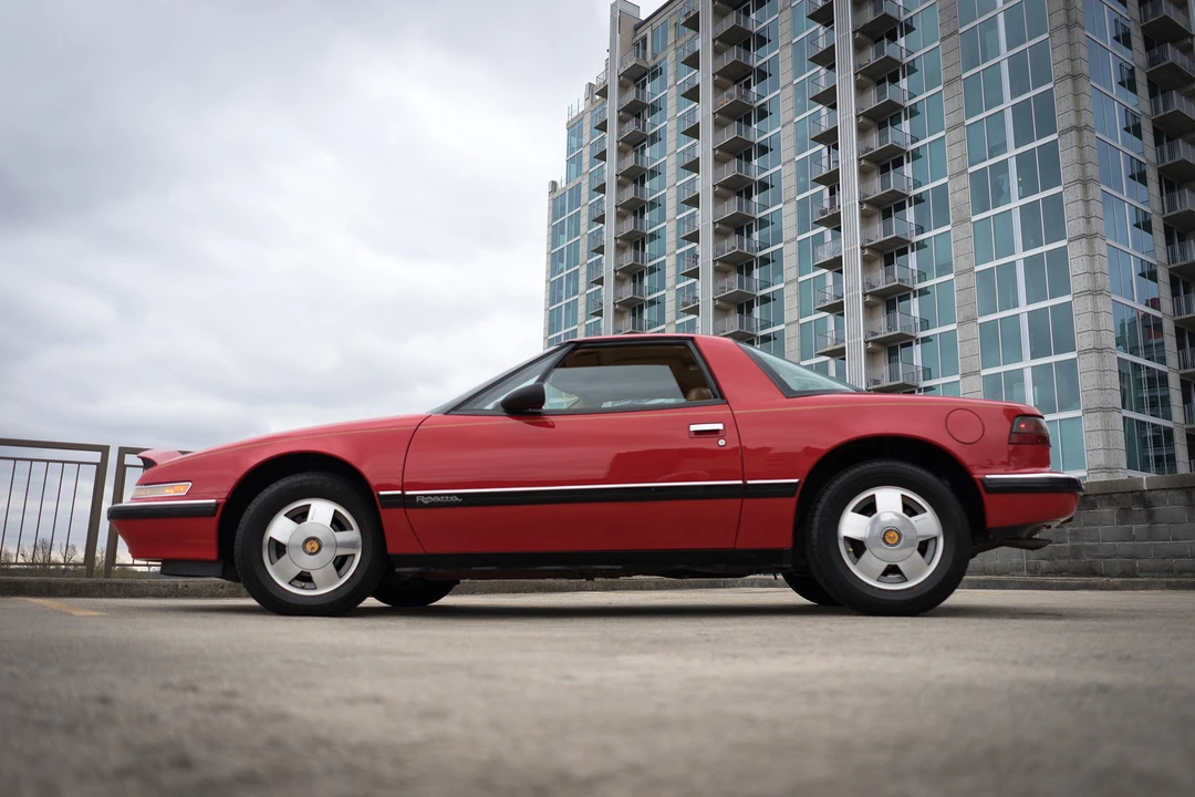 1989 Buick Reatta - Image 6 of 31