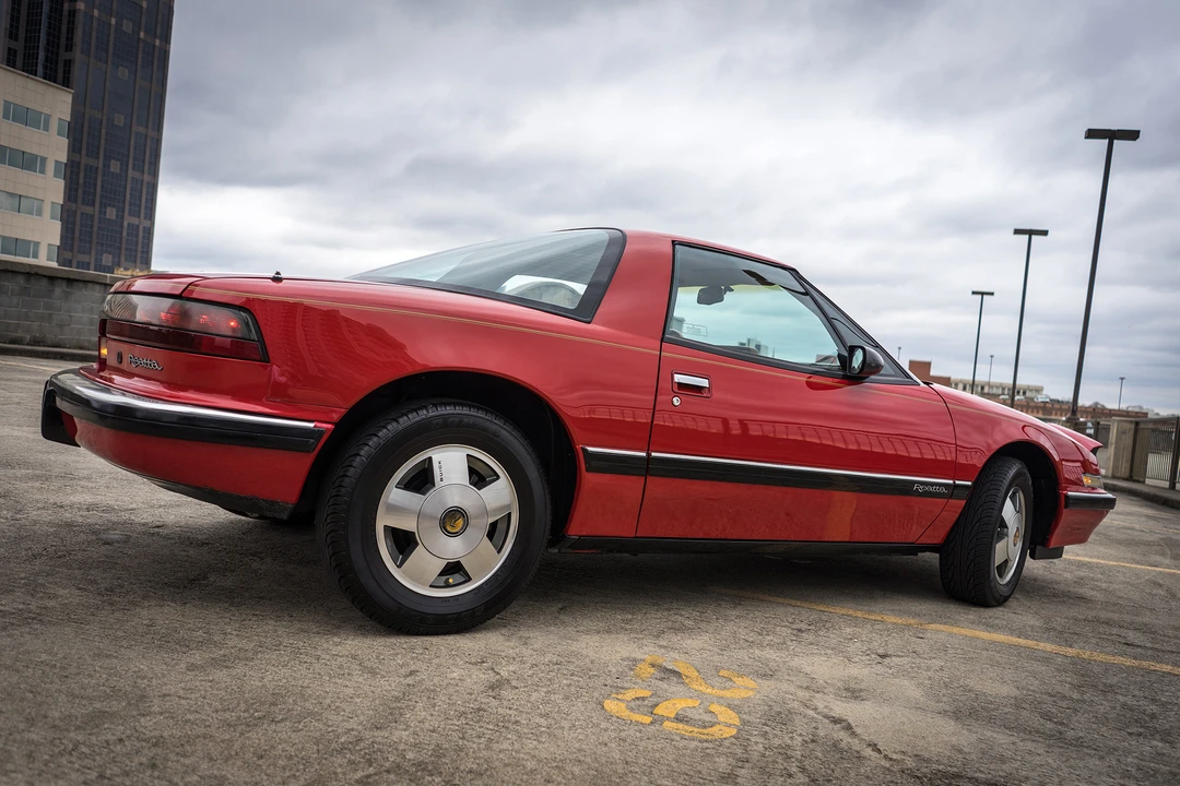 1989 Buick Reatta - Image 15 of 31