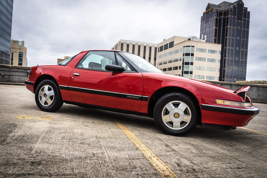 1989 Buick Reatta - Image 17 of 31