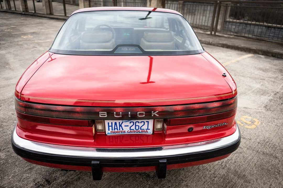 1989 Buick Reatta - Image 11 of 31