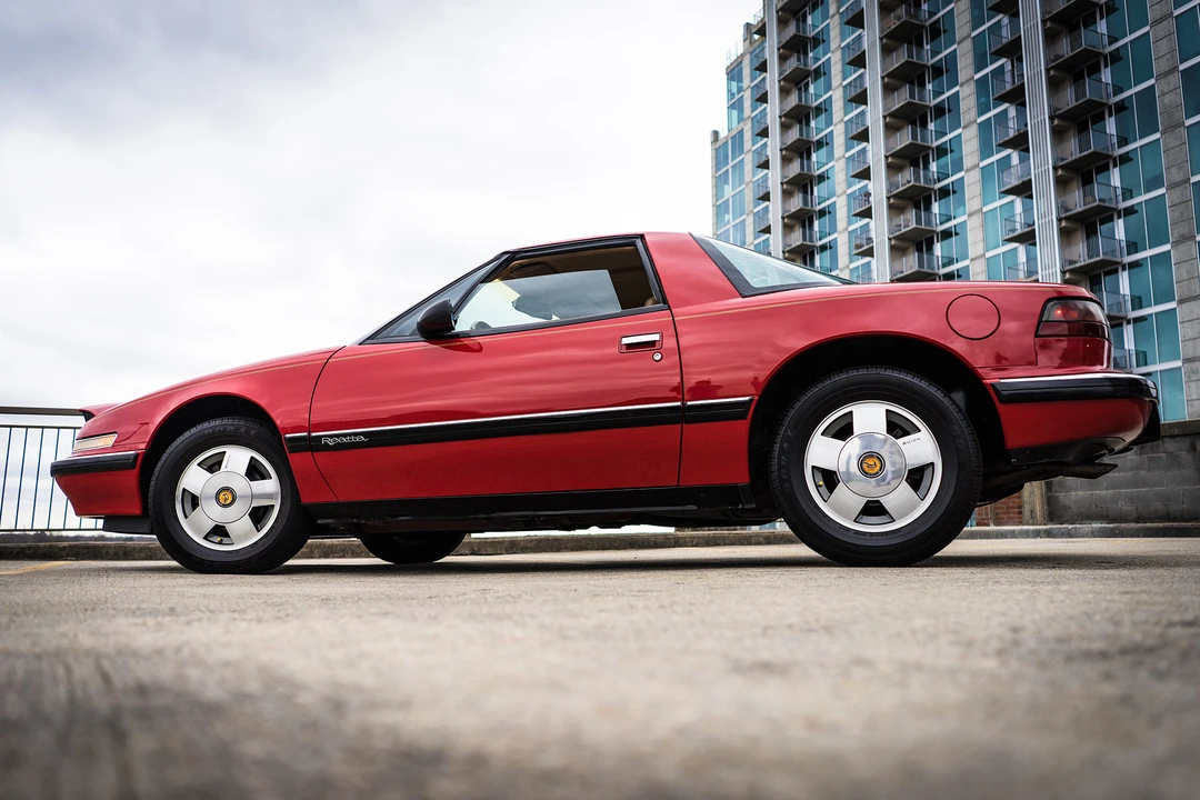 1989 Buick Reatta - Image 24 of 31