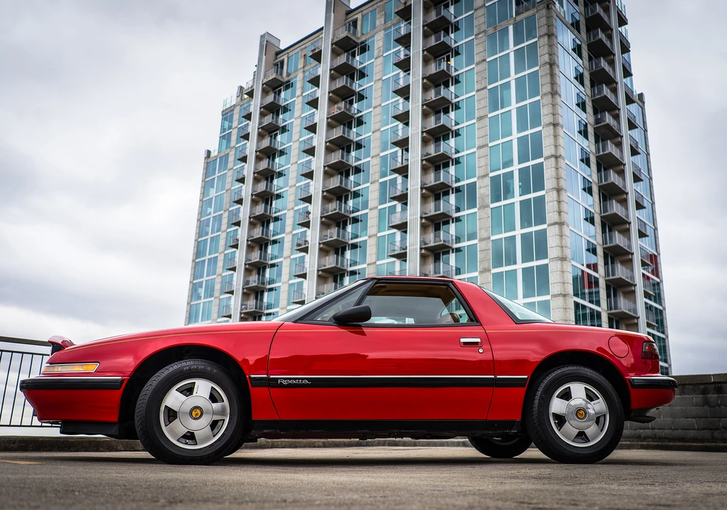 1989 Buick Reatta - Image 26 of 31