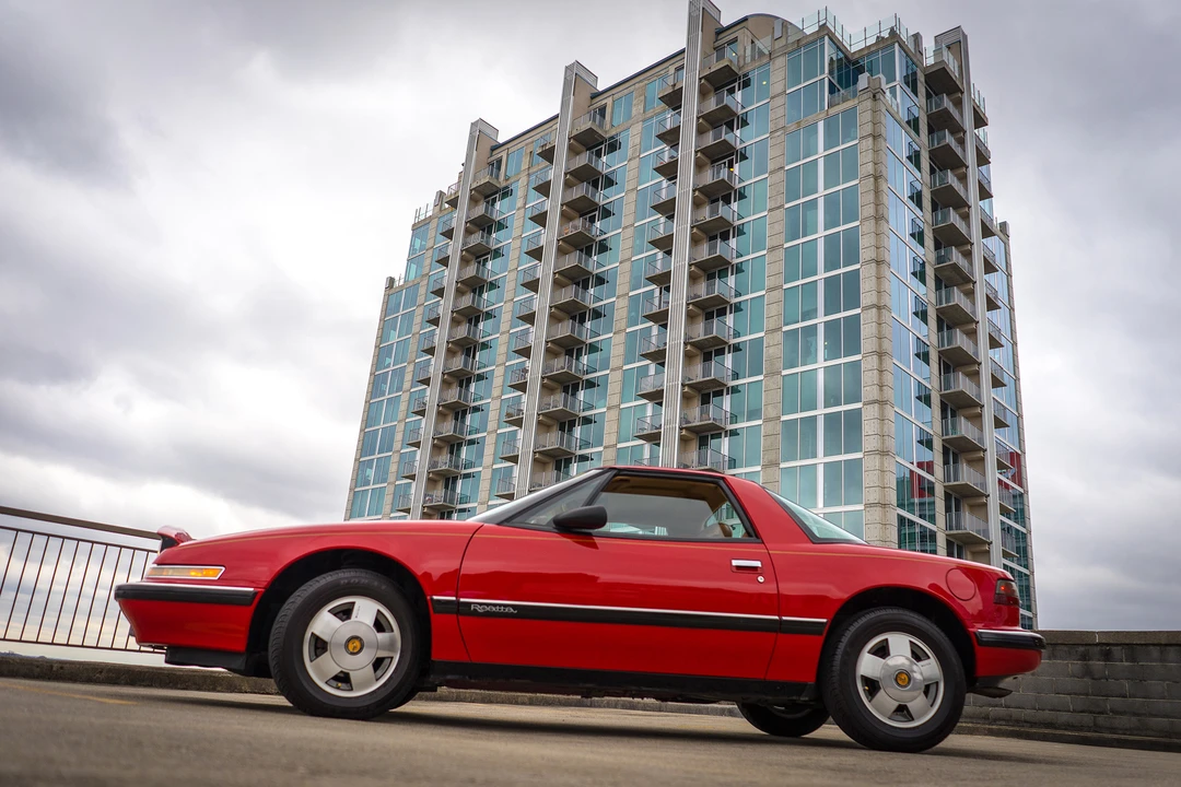 1989 Buick Reatta - Image 27 of 31