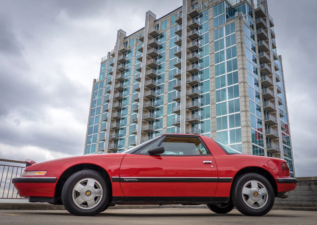 1989 Buick Reatta - Image 28 of 31