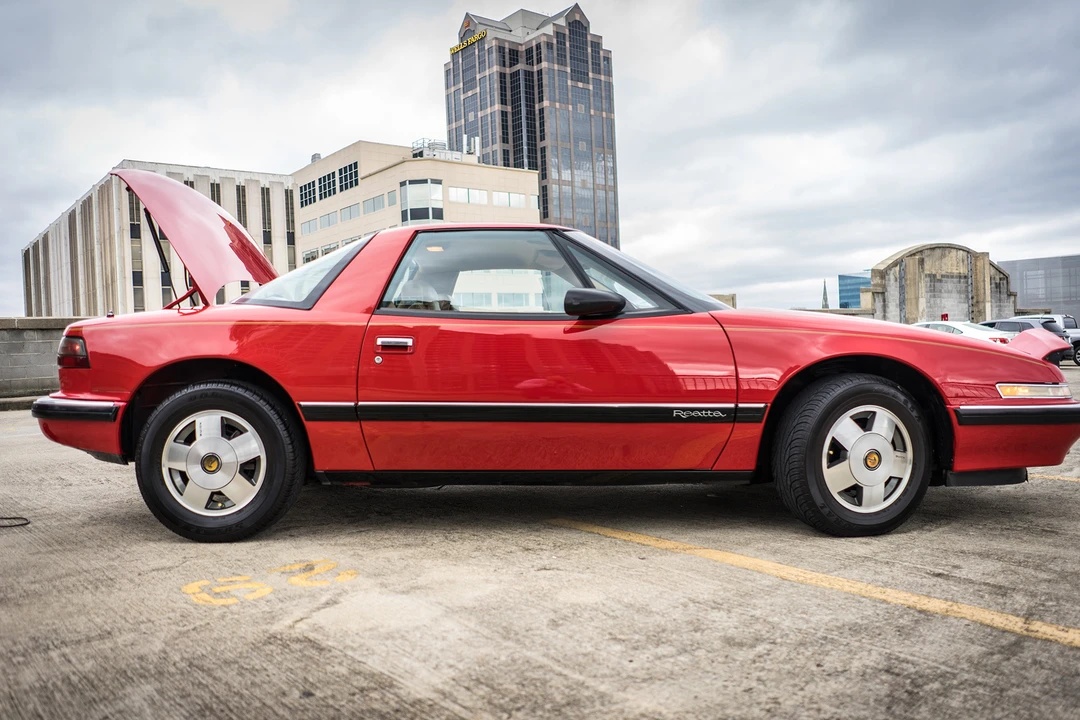 1989 Buick Reatta - Image 16 of 31