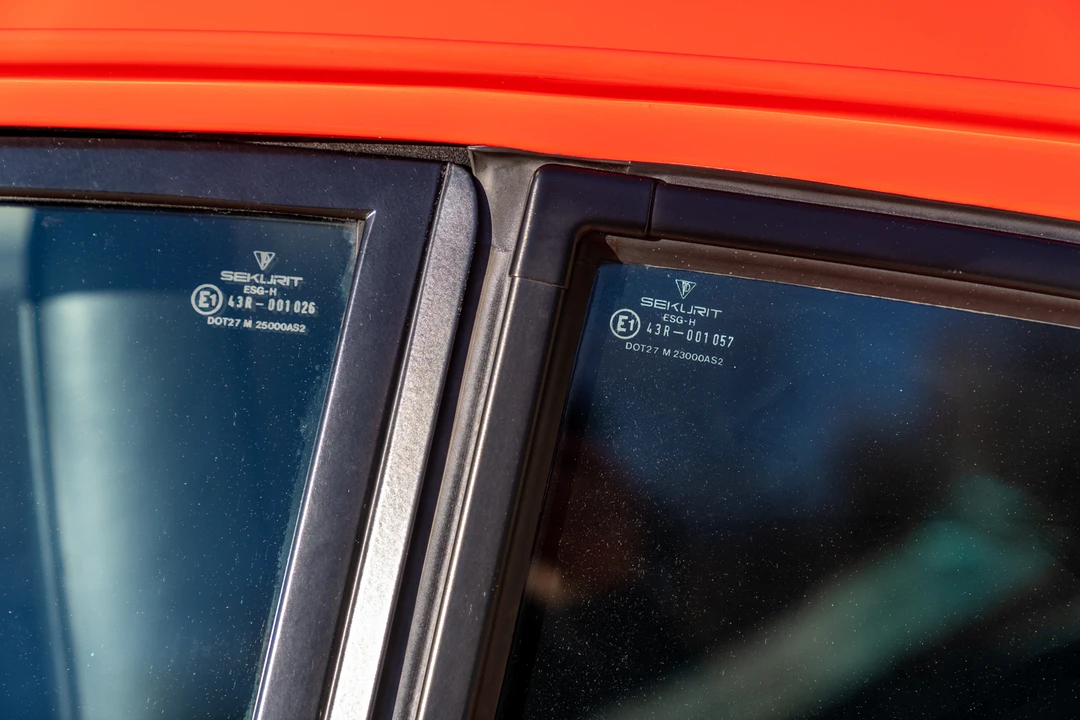 1989 Porsche 964 Carrera 4 - Image 29 of 31